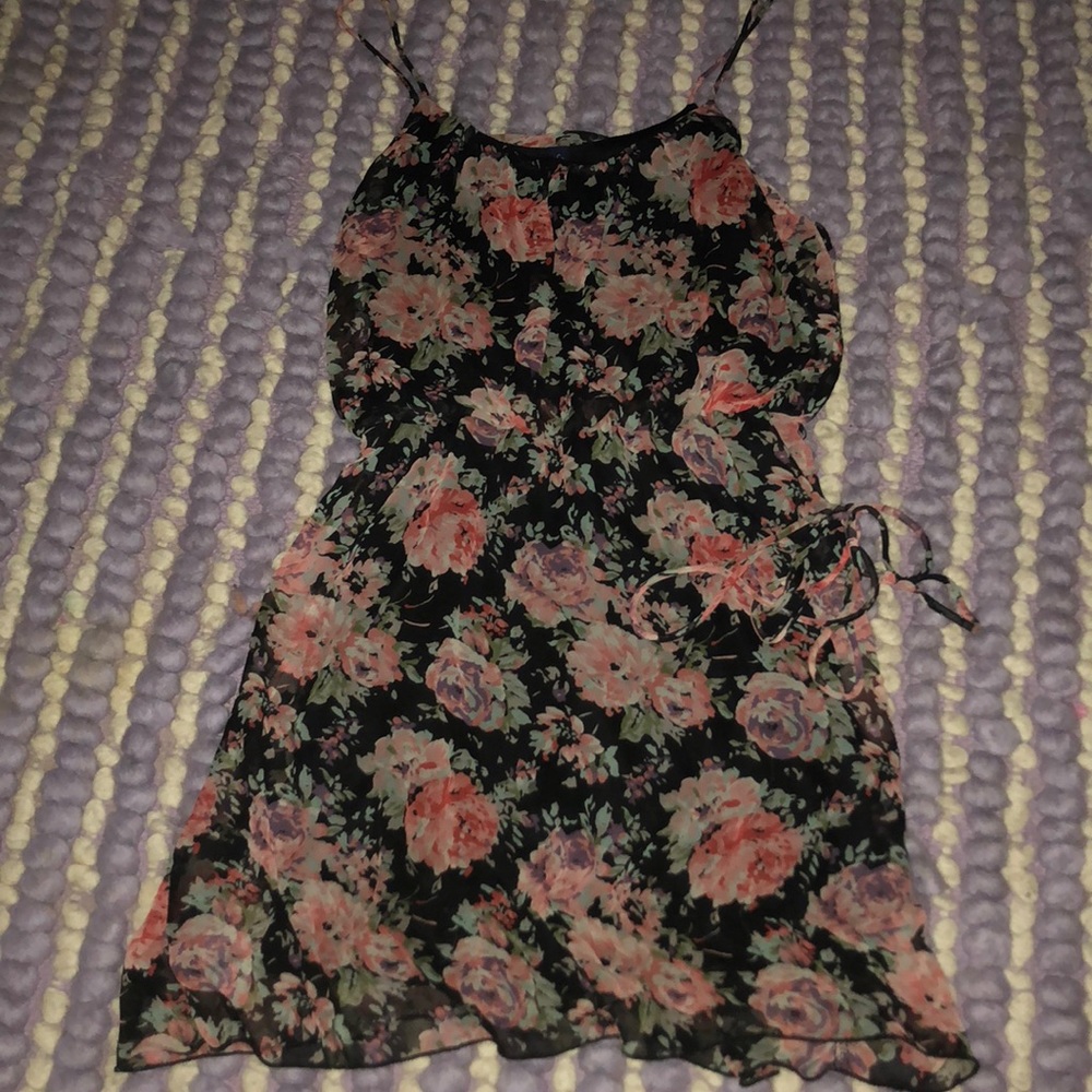 beautiful floral dress !
